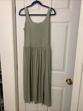 PRIV Sleeveless Sage Green Maxi Dress